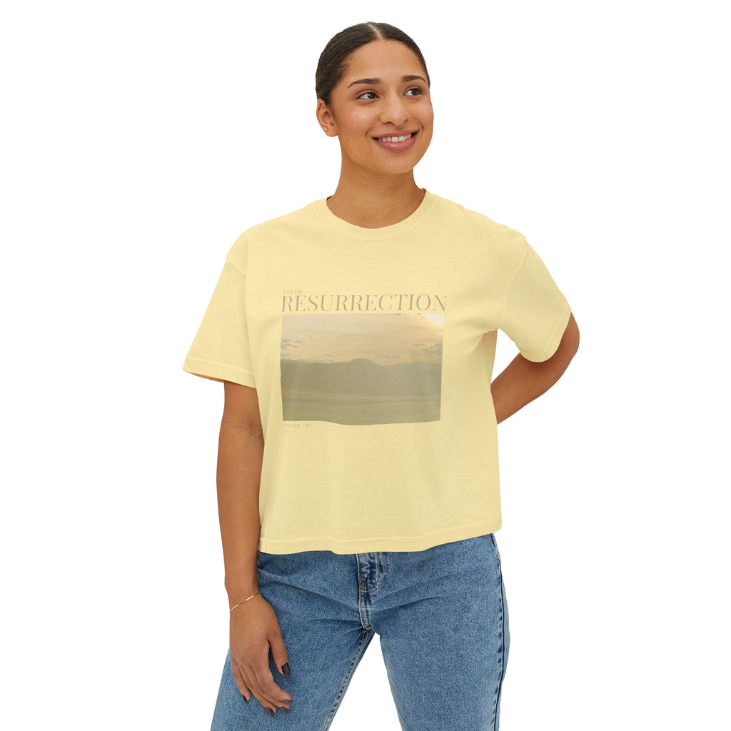 The Resurrection I AM T-Shirt - Vintage Feel, Bible Verse, Women's Boxy Tee